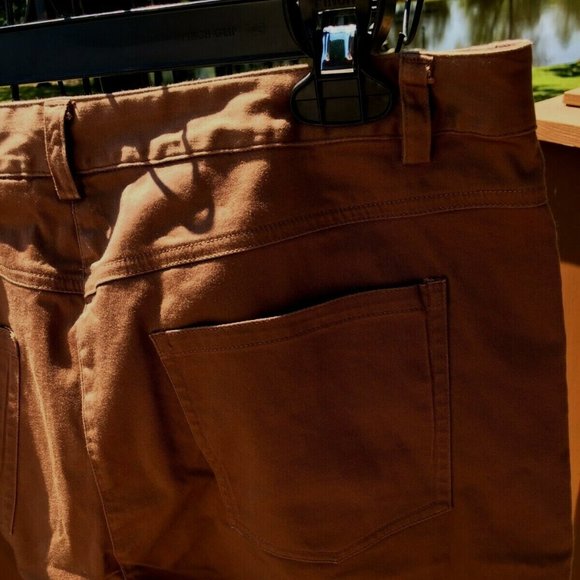 Ruby Rd Women's Capri Pants Brown Embroidered Cuff Size 12 - Picture 8 of 8